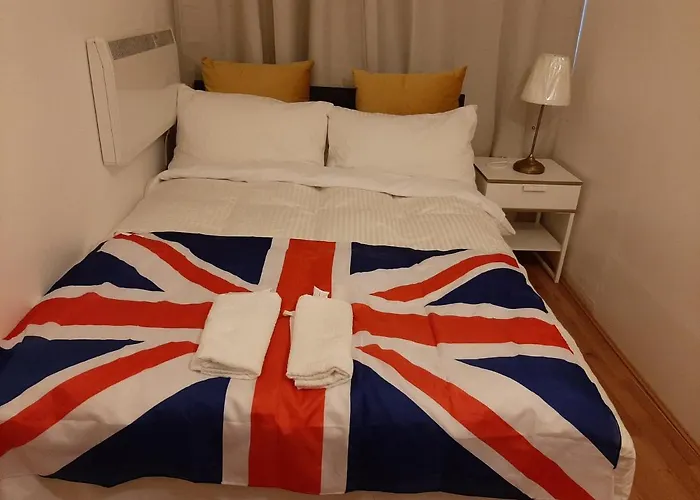 Al Iram Guest House London E1